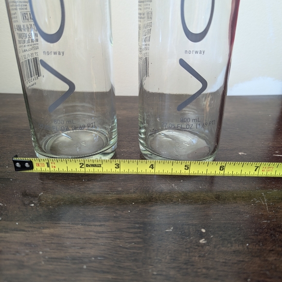 Glass VOSS Water Bottles - Set of 2 - Picture 3 of 8